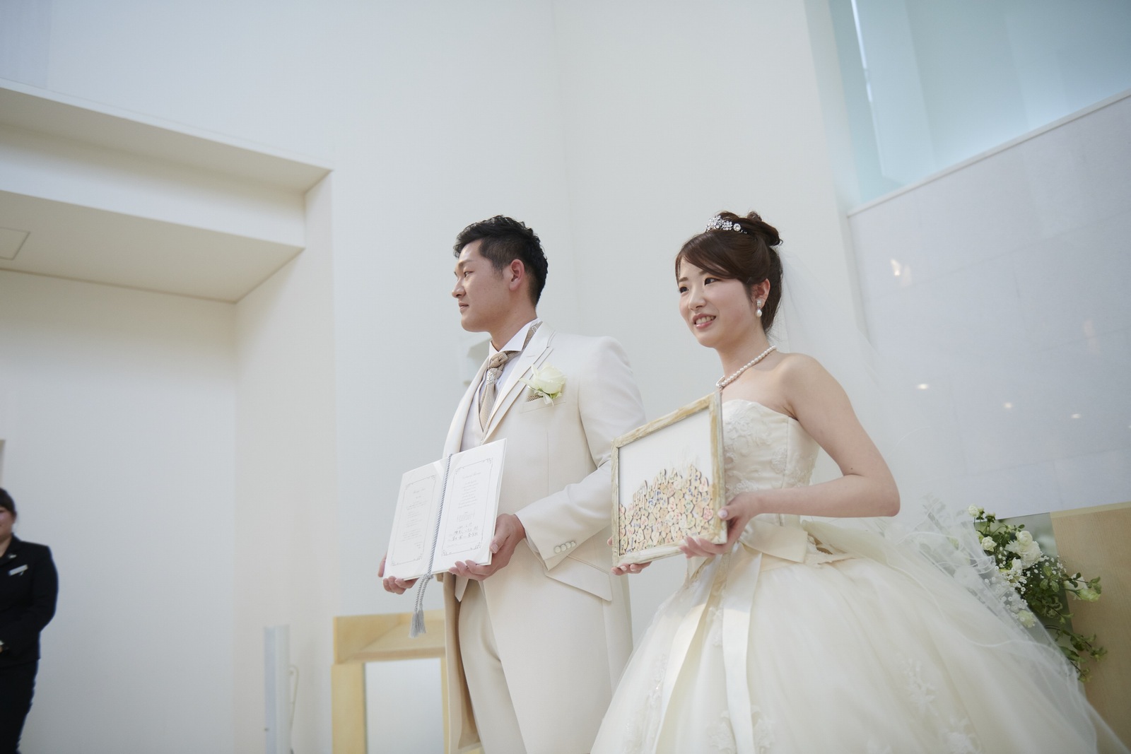 徳島市の結婚式場ブランアンジュでゲスト様から結婚の承認を受ける新郎新婦様
